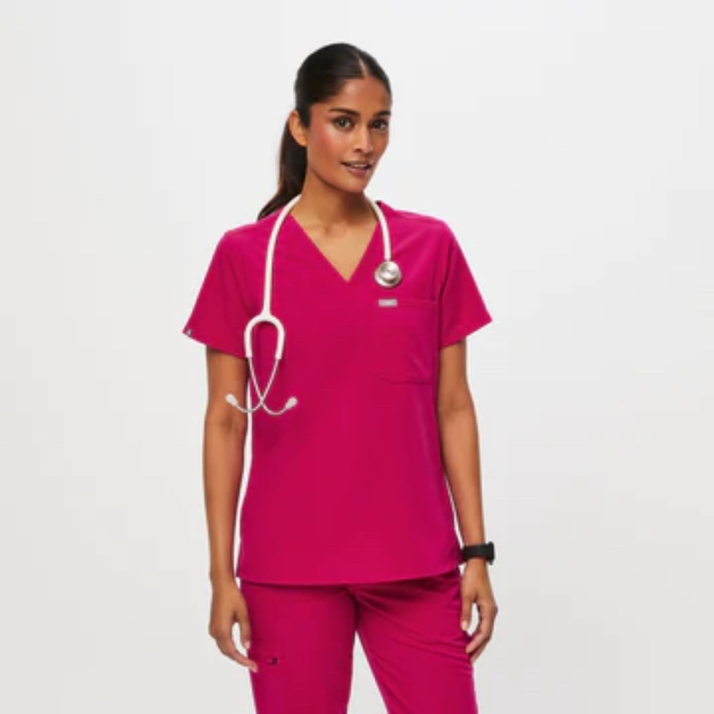 NEW FIGS Ultra Rose LIMITED EDITION Scrub Top, Catarina Size S